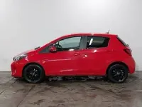 Used Toyota Yaris 99 HP (72 kW) 2017 Red Hatchback