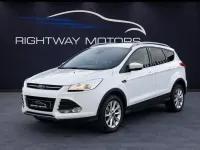 Usado Ford Kuga Titanium 180 HP (132 kW) 2015 Branco SUV