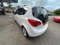Used Vauxhall Meriva 2015 White MPV