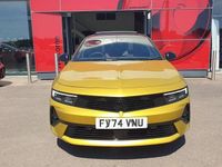 Second-hand Vauxhall Astra Ultimate 131 CP (96 kW) 2024 Galben Hatchback