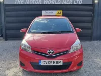 Gebraucht Toyota Yaris 99 PS (72 kW) 2012 Rot Kleinwagen