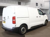 Used Peugeot Expert 115 HP (84 kW) 2018 White Van