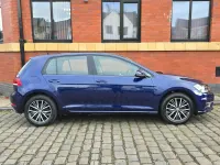 Używany VW Golf VII SE 110 KM (80 kW) 2017 Niebieski Hatchback