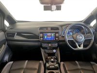 Begagnad Nissan Leaf Tekna 110 kW (150 HK) 2022 Vit Halvkombi