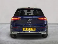 Second-hand VW Golf VIII Active 130 CP (95 kW) 2022 Albastru Hatchback