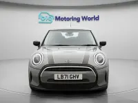 Używany Mini Cooper Classic 136 KM (100 kW) 2022 Szary Hatchback