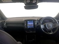 Begagnad Volvo XC40 Plus 169 kW (231 HK) 2022 Blå SUV