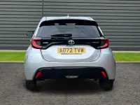 Begagnad Toyota Yaris 116 HK (85 kW) 2022 Silver Halvkombi