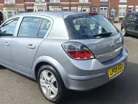 Usado Vauxhall Astra Active 115 CV (84 kW) 2009 Plateado Utilitario