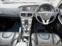 Used Volvo V40 2015 White Hatchback