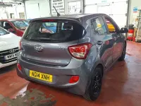 Gebraucht Hyundai i10 Premium 67 PS (49 kW) 2014 Grau Kleinwagen