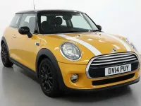 Usado Mini Cooper Hatch 136 HP (100 kW) 2014 Laranja Citadino