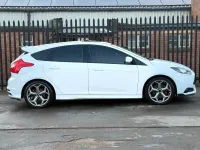 Usado Ford Focus ST 246 HP (180 kW) 2014 Branco Citadino
