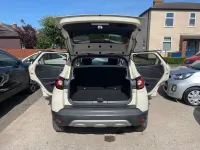 Used Renault Captur Dynamique 90 HP (66 kW) 2018 Cream/black SUV