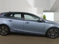 Used Volvo V40 Momentum 122 HP (89 kW) 2017 Blue Hatchback