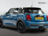 Begagnad Mini Cooper S Exclusive 176 HK (129 kW) 2024 Blå Halvkombi
