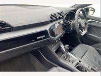 Usado Audi Q3 Black Edition 150 HP (110 kW) 2025 Azul SUV