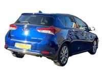Used Toyota Auris Hybrid 136 HP (100 kW) 2017 Blue Hatchback