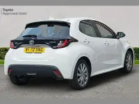 Used Toyota Yaris 113 HP (83 kW) 2022 White Hatchback