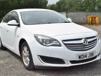 Used Vauxhall Insignia Design Edition 140 HP (102 kW) 2014 White Hatchback