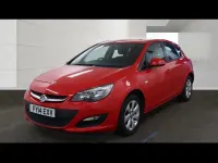 Used Vauxhall Astra Design Edition 115 HP (84 kW) 2014 Red Hatchback