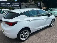 Used Vauxhall Astra SRi 145 HP (106 kW) 2021 White Hatchback
