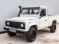 used Land Rover Defender 2.5 110 HIGH CAPAC PICK UP TD5 Manual