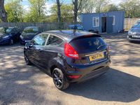 Usado Ford Fiesta Zetec 2011 Preto Citadino