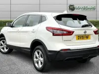 Used Nissan Qashqai Acenta Premium 115 HP (84 kW) 2019 White SUV