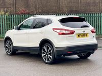 Used Nissan Qashqai Tekna 2014 White SUV