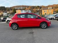 Used Toyota Yaris 69 HP (50 kW) 2018 Red Hatchback