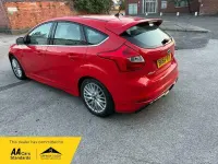 Used Ford Focus Zetec 125 HP (91 kW) 2014 Red Hatchback