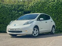 Begagnad Nissan Leaf Acenta 80 kW (109 HK) 2015 Vit Halvkombi