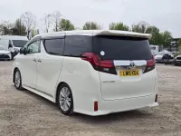 Used Toyota Alphard 182 HP (133 kW) 2015 White MPV