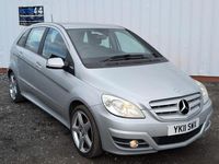Begagnad Mercedes B160 2011 Silver Minibuss