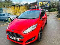 Used Ford Fiesta Zetec 82 HP (60 kW) 2014 Red Hatchback