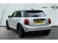 Gebraucht Mini Cooper Chili 136 PS (100 kW) 2018 Weiß Kleinwagen