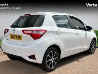 Used Toyota Yaris 111 HP (81 kW) 2019 White Hatchback