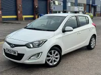 Used Hyundai i20 Style 86 HP (63 kW) 2013 White Hatchback