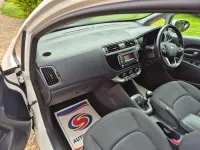 Used Kia Rio 2015 White Hatchback
