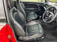Begagnad Mini Cooper D Hatch 2012 Röd Halvkombi