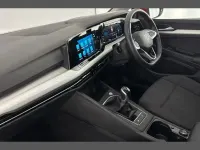Second-hand VW Golf VIII Life 110 CP (80 kW) 2023 Roșu Hatchback