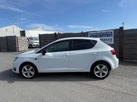 Begagnad Seat Ibiza FR 105 HK (77 kW) 2015 Vit Halvkombi