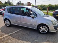 Second-hand Renault Grand Modus Dynamique 100 CP (73 kW) 2011 Argintiu Monovolum