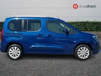 Begagnad Vauxhall Combo Elite 130 HK (95 kW) 2020 Blå Minibuss