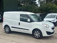 Second-hand Vauxhall Combo Sportive 2014 Alb Monovolum