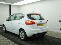 Used Kia Venga 125 HP (91 kW) 2014 White Hatchback