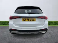 Usado Mercedes GLC300e AMG line 2025 Blanco Familiar