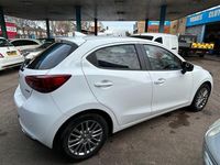 Used Mazda 2 Inclusive 90 HP (66 kW) 2022 White Hatchback