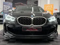 Begagnad BMW M135 Comfort Edition 300 HK (220 kW) 2023 Svart Halvkombi